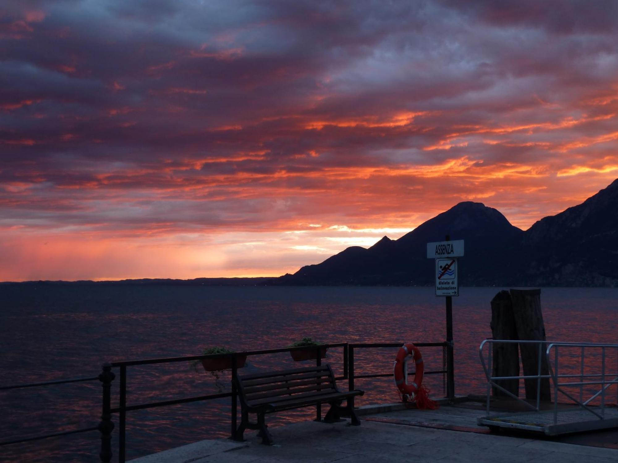 Albergo Casa Este Brenzone sul Garda Exterior photo