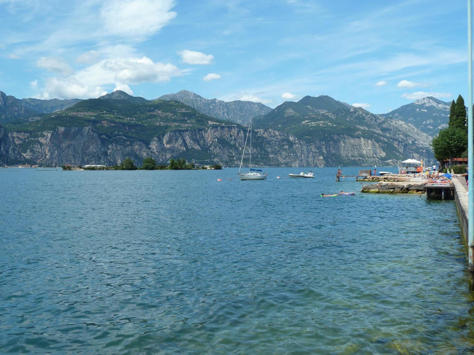 Albergo Casa Este Brenzone sul Garda Exterior photo