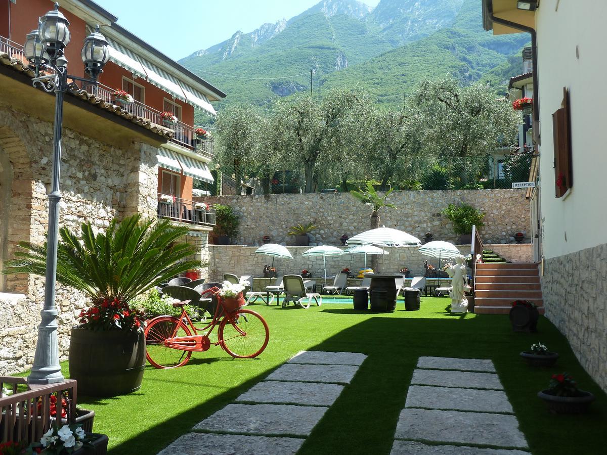 Albergo Casa Este Brenzone sul Garda Exterior photo