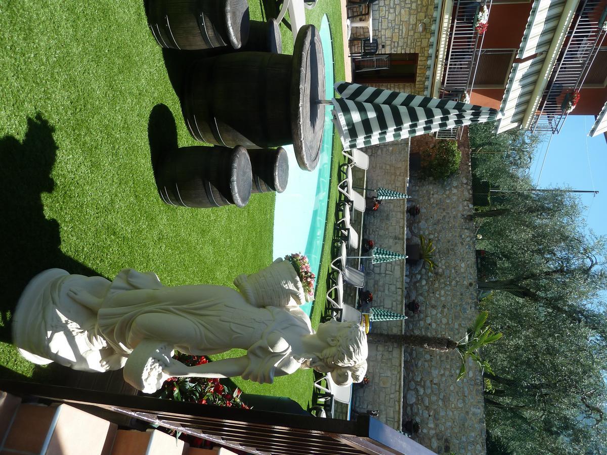 Albergo Casa Este Brenzone sul Garda Exterior photo