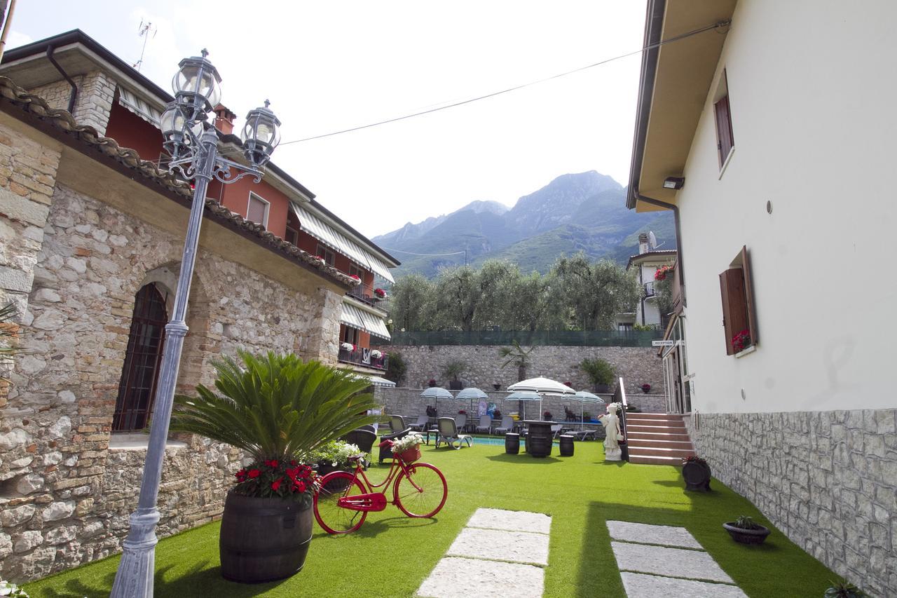 Albergo Casa Este Brenzone sul Garda Exterior photo