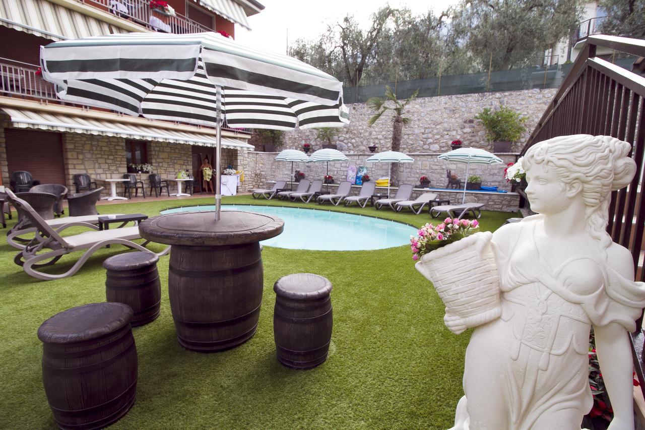Albergo Casa Este Brenzone sul Garda Exterior photo